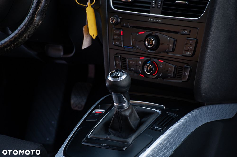 Audi A4 Avant 2.0 TDI DPF quattro Ambition - 31