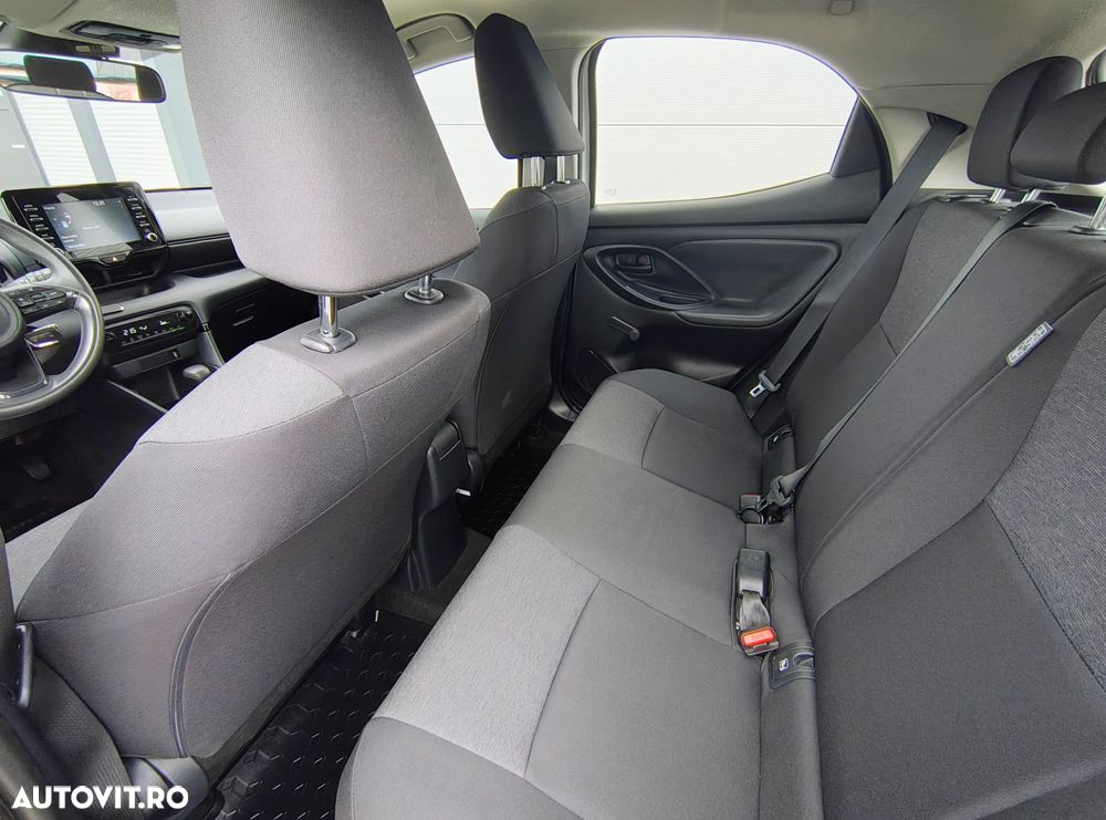 Toyota Yaris 1.5 VVT-i HSD Eco - 10