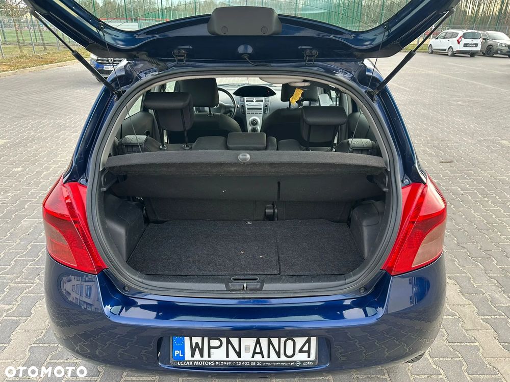 Toyota Yaris 1.3 Luna A/C - 12