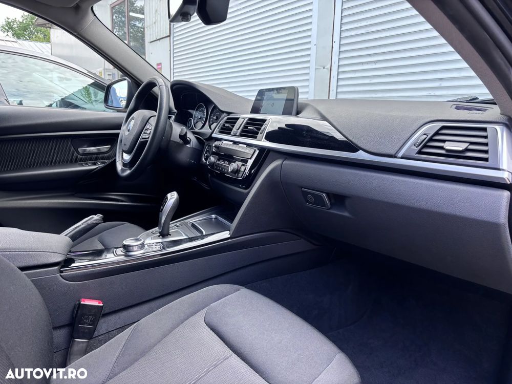 BMW Seria 3 320i xDrive Aut. Advantage - 30