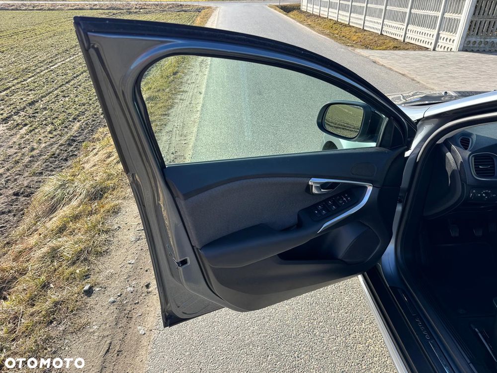 Volvo V40 Cross Country D3 Momentum - 8
