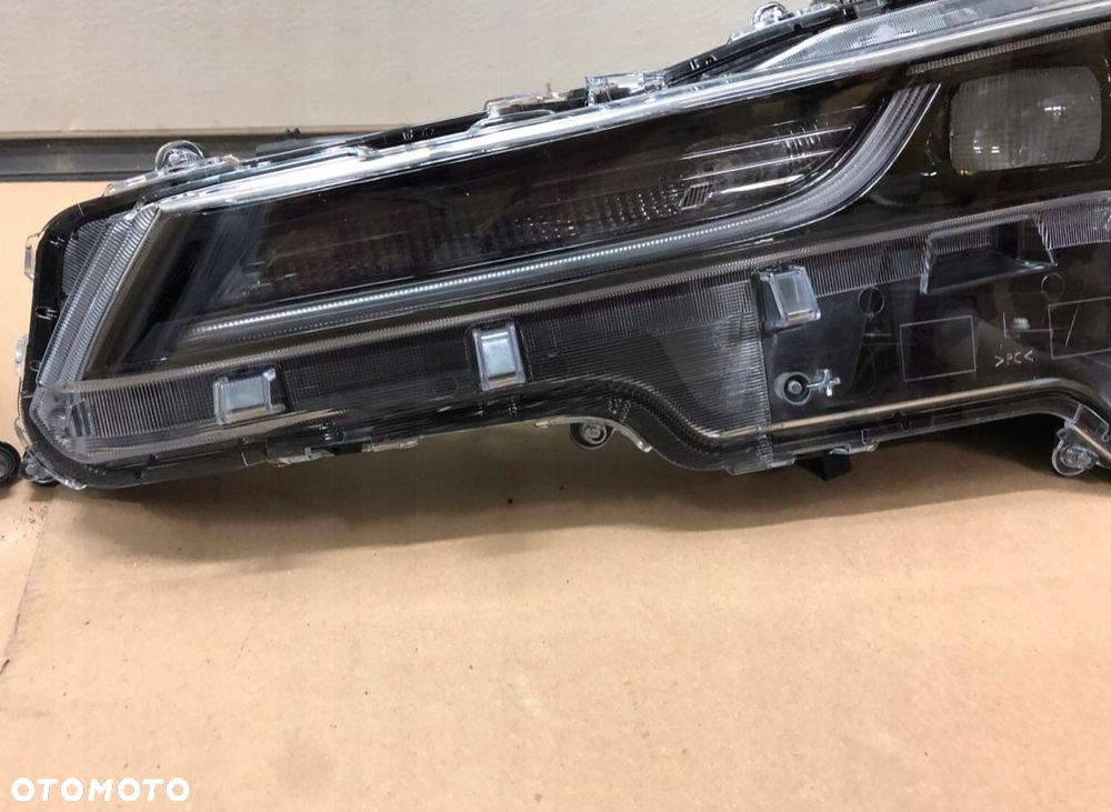 lampy full led toyota corolla xii e210 soczewki 2018-> brand - 3