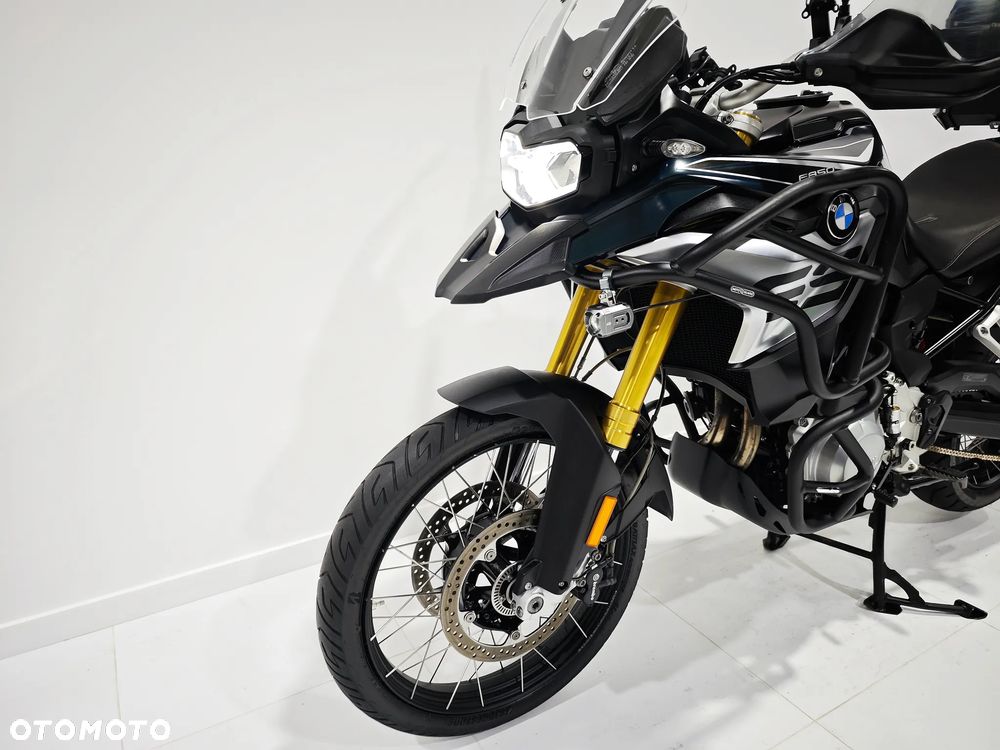 BMW F - 20
