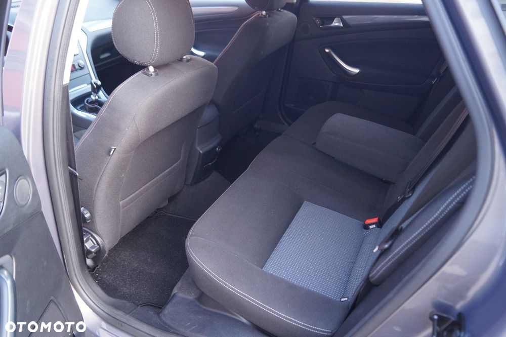 Ford Mondeo - 22
