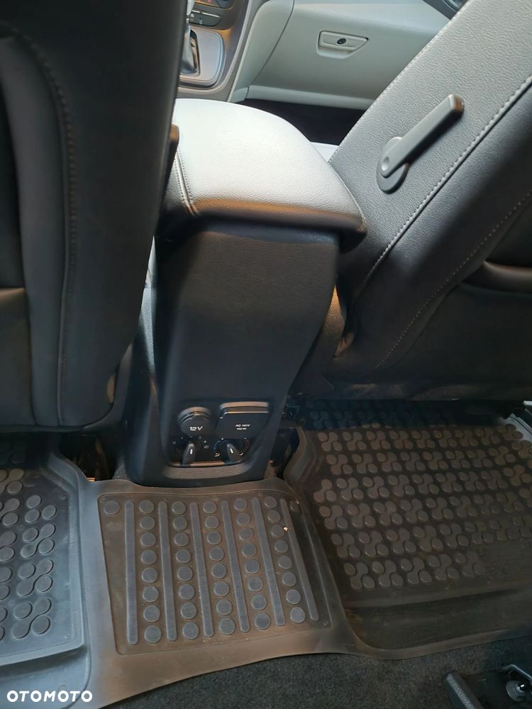 Ford Tourneo Connect Grand - 11