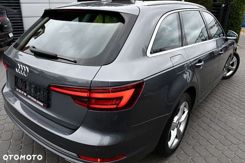 Audi A4 Avant 35 TFSI Sport S tronic - 32