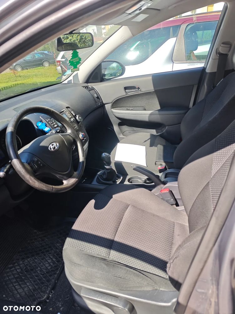 Hyundai i30 1.4 Comfort EU5 - 9