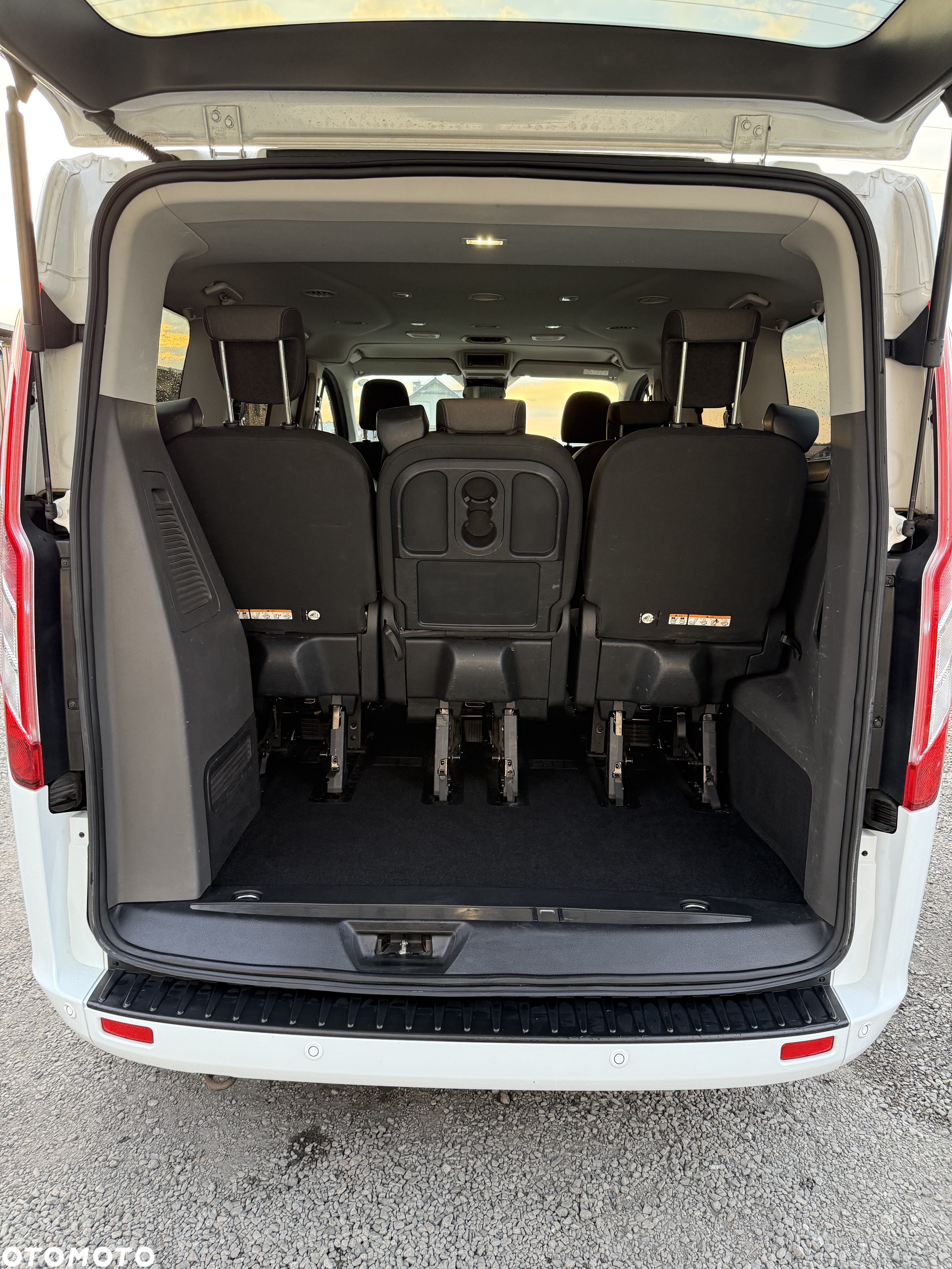 Ford Tourneo Custom - 9