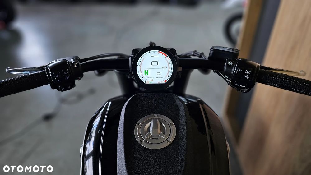 QJMOTOR SRV 600V - 18