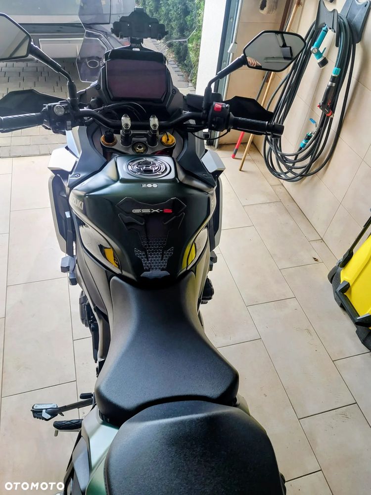 Suzuki GSX 1000 - 11