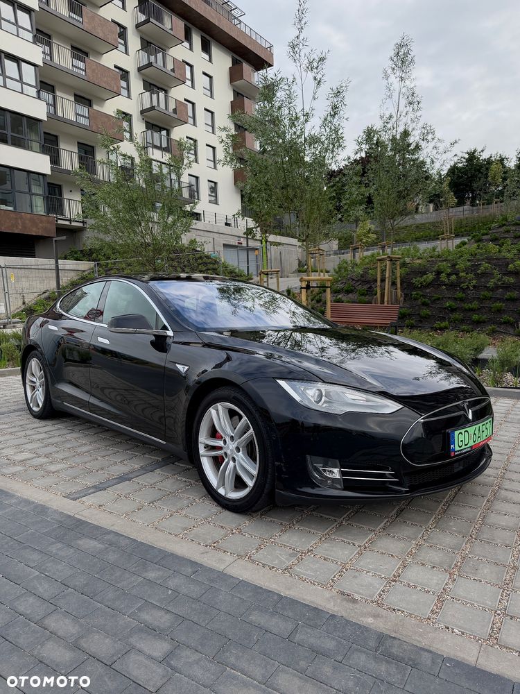 Tesla Model S 70 D - 9