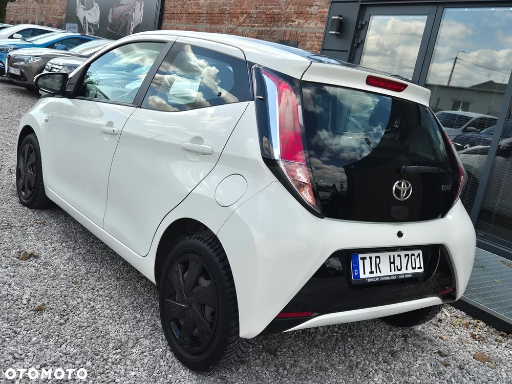 Toyota Aygo x-play Eco - 10