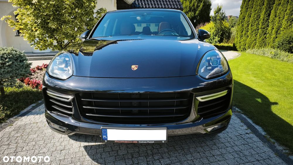 Porsche Cayenne - 1