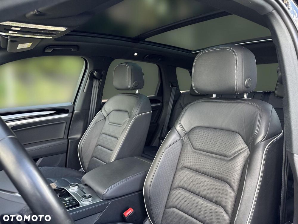 Volkswagen Touareg - 12