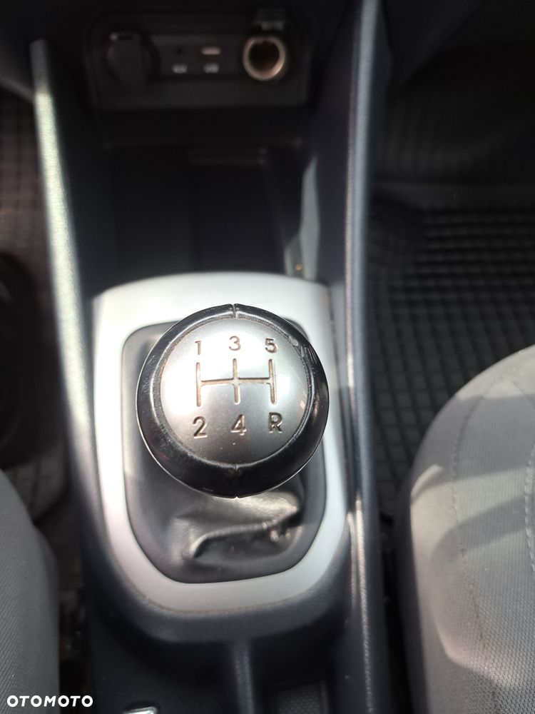 Kia Rio 1.2 M - 14