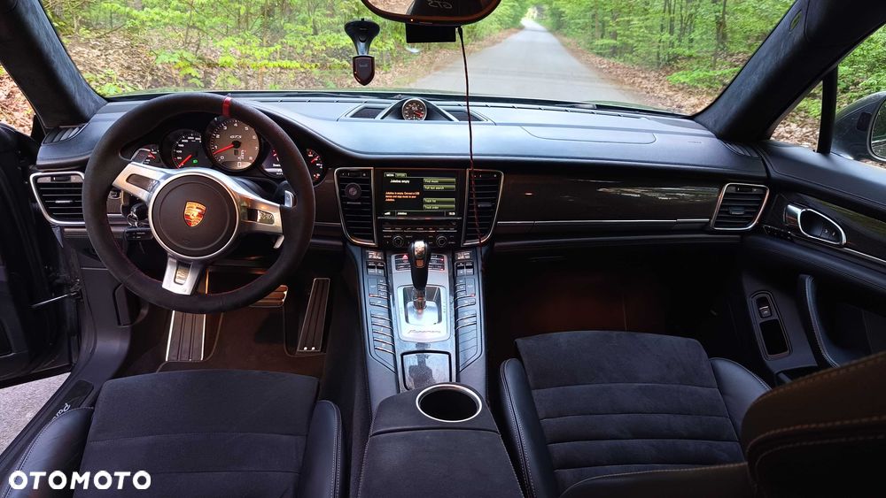 Porsche Panamera - 8