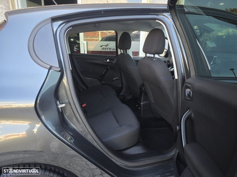 Peugeot 208 1.2 PureTech Style - 8