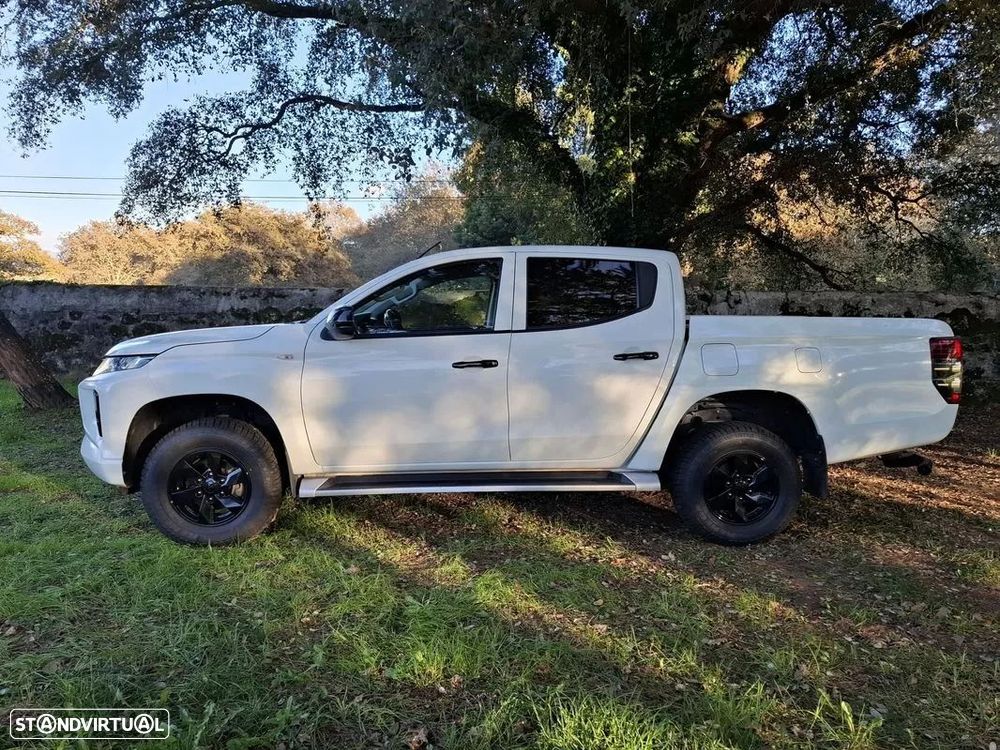 Mitsubishi L200 2.3 DI-D Club Invite 4WD - 8