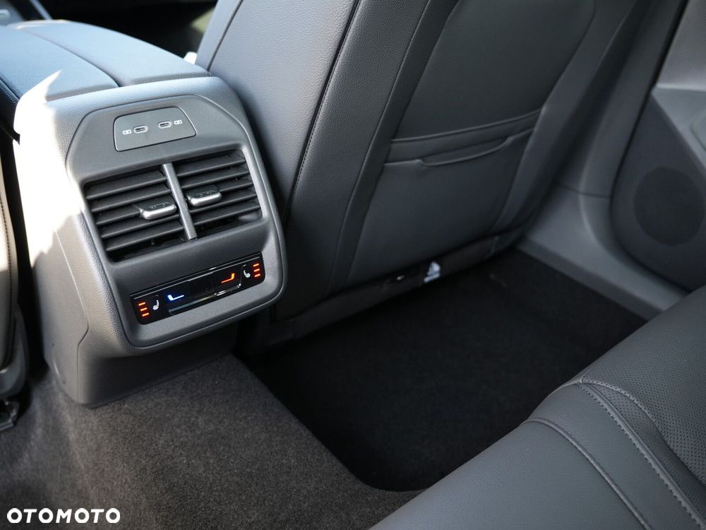 Skoda Superb 2.0 TDI SCR 4x4 L&K DSG - 37