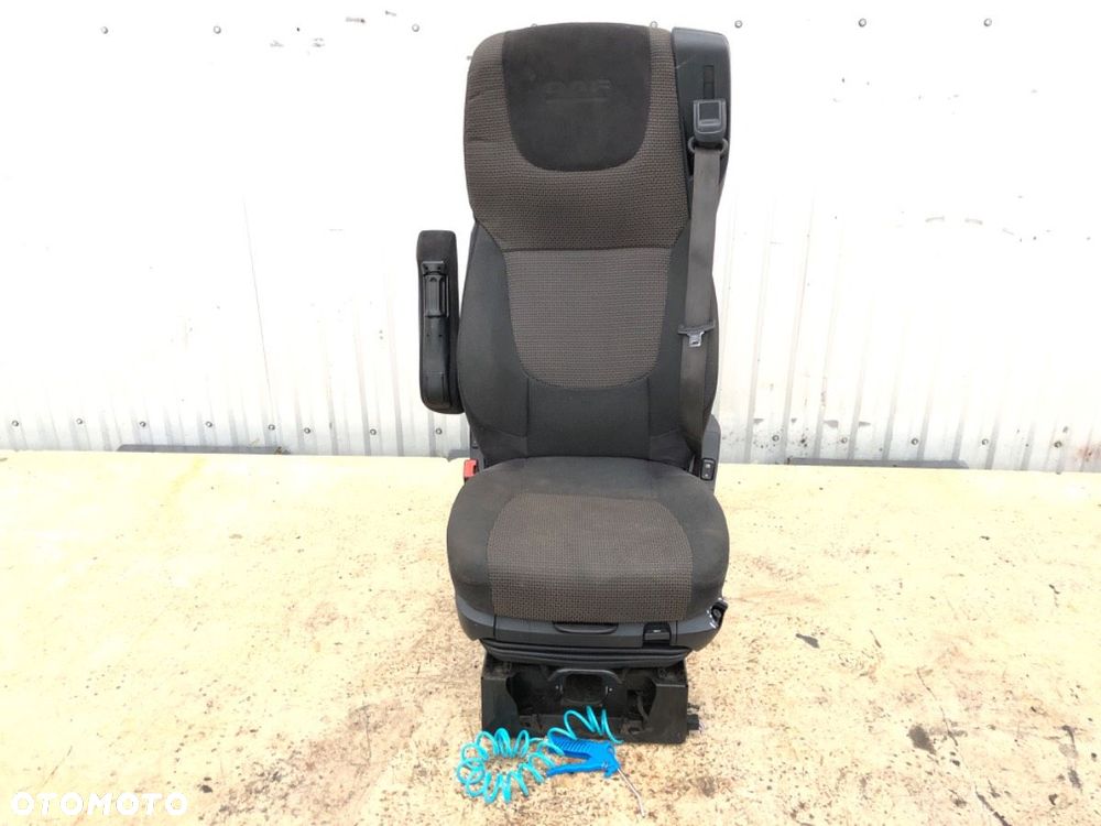 FOTEL LEWY PRZÓD  DAF XF 2012 - 2022 FT 460 - 1