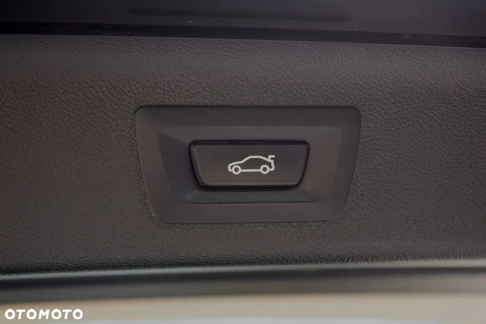 BMW Seria 5 520d - 35