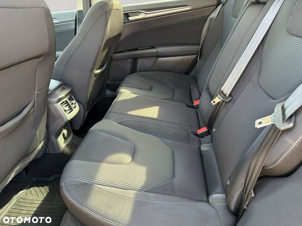 Ford Mondeo - 23