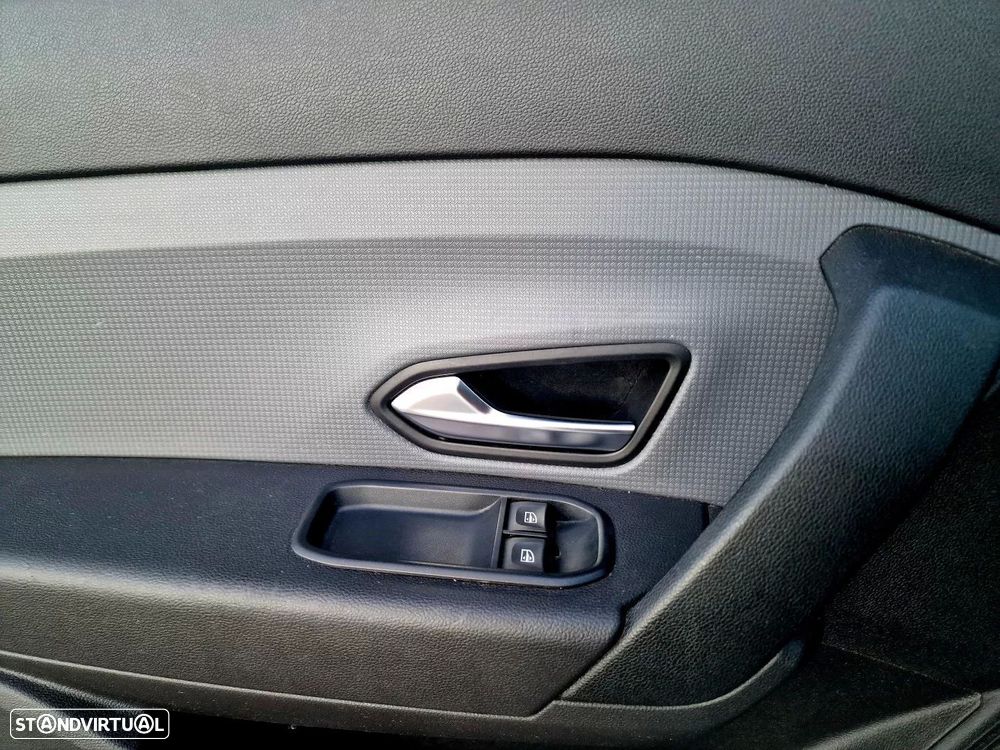 Renault Express confort blue dci 95 (IVA DEDUTÍVEL) - 23