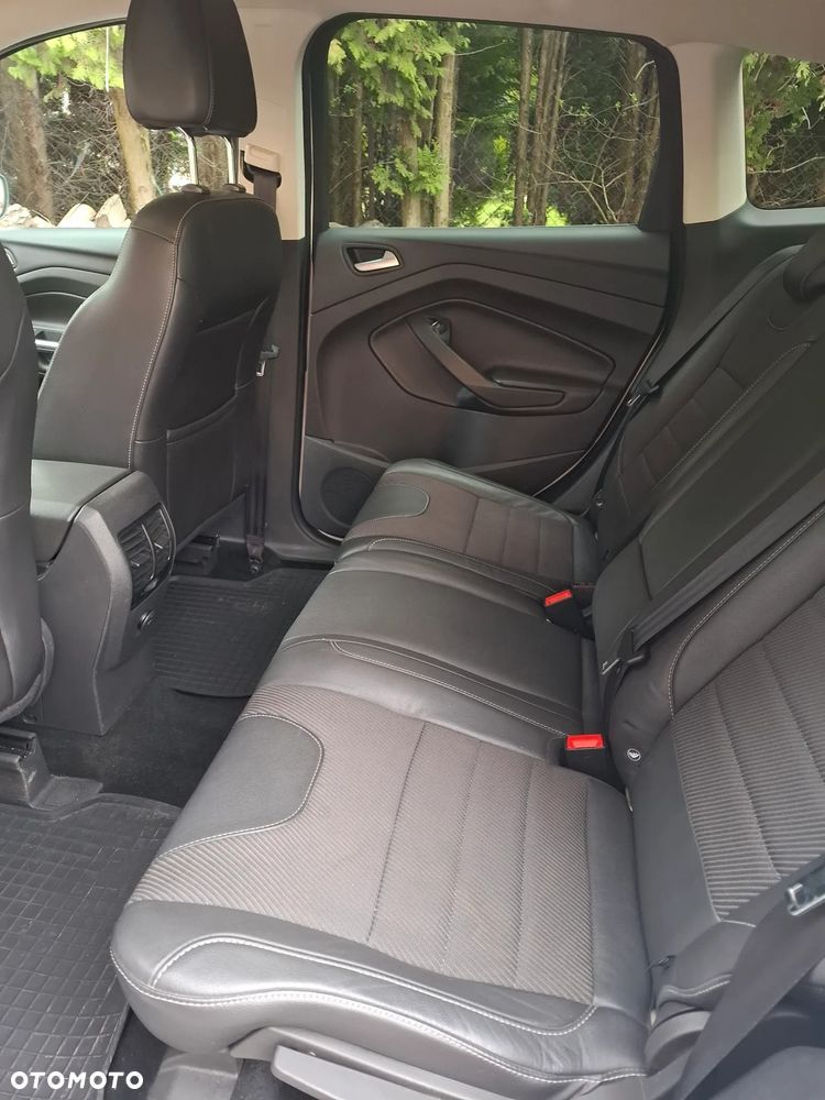 Ford Kuga 2.0 TDCi 2x4 Titanium - 5