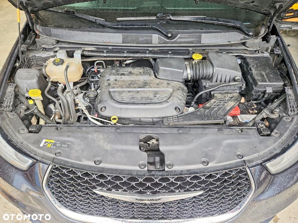 Chrysler Pacifica - 12