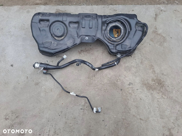 ZBIORNIK PALIWA BAK BMW M4 G82 G83 M3 G30 8095253