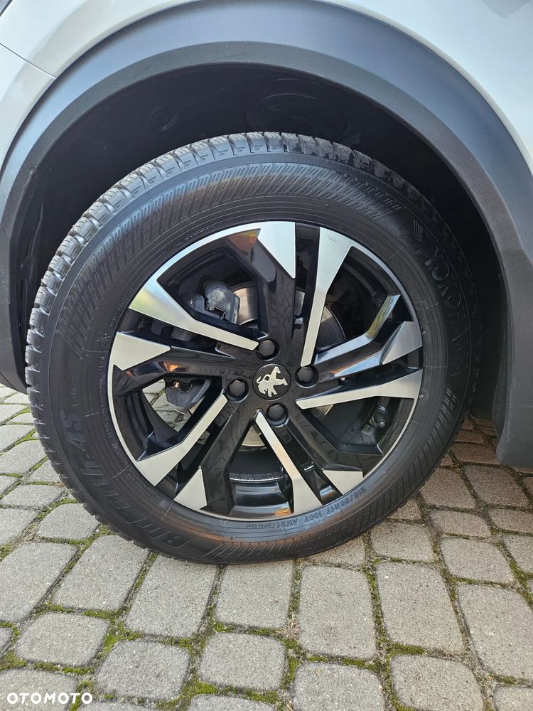 Peugeot 2008 1.2 PureTech Allure S&S EAT8 - 11