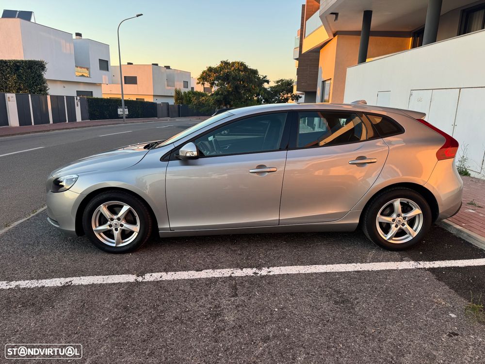Volvo V40 1.6 D2 Eco Kinetic - 4