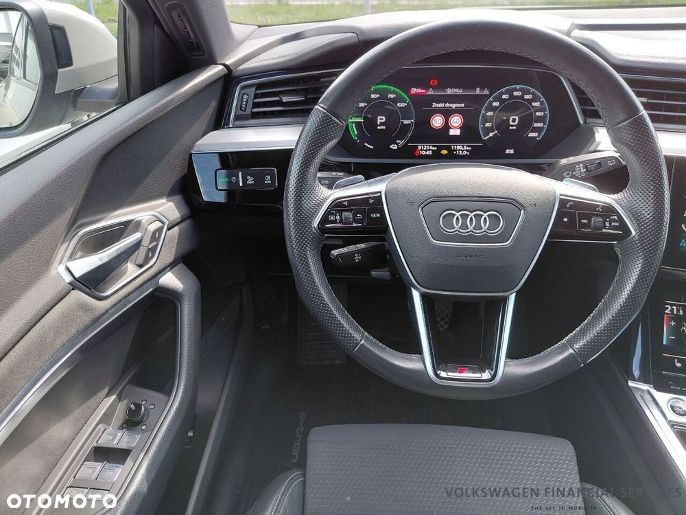 Audi e-tron - 12