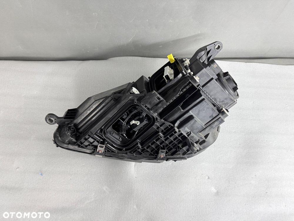Lampa przednia  prawa Mercedes-Benz GLE W167 A167 A1679066604 - 5