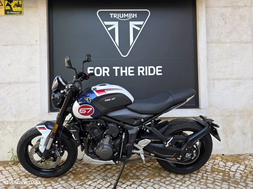 Triumph Trident Triple Tribute - 2