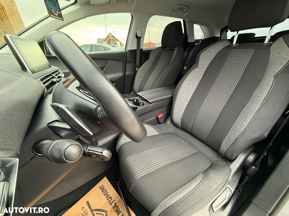 Peugeot 3008 1.2 PureTech 130 EAT8 Allure Pack - 16