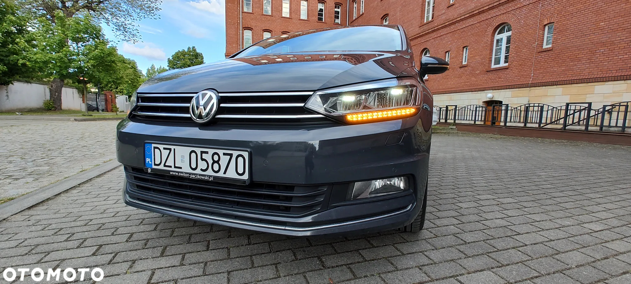 Volkswagen Touran 2.0 TDI BMT Highline - 10