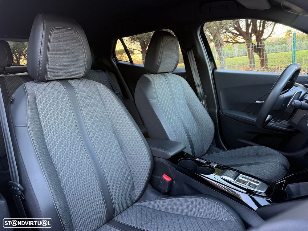 Peugeot 2008 1.2 Hybrid Allure e-DCS6 - 33