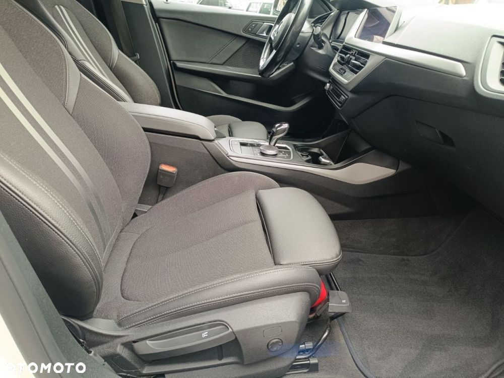 BMW Seria 1 - 25