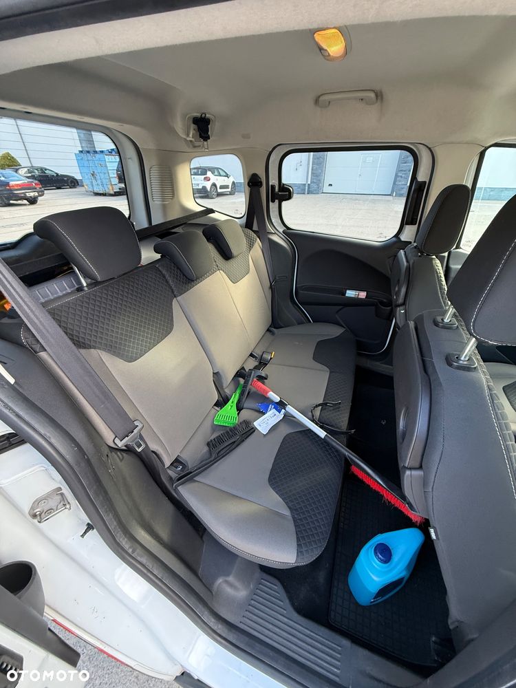 Ford Tourneo Courier 1.0 EcoBoost Ambiente - 10