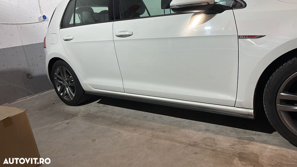 Volkswagen Golf - 12