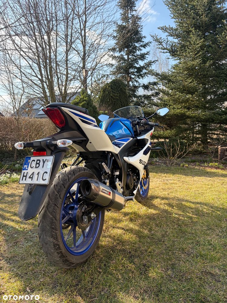 Suzuki GSX-R - 4