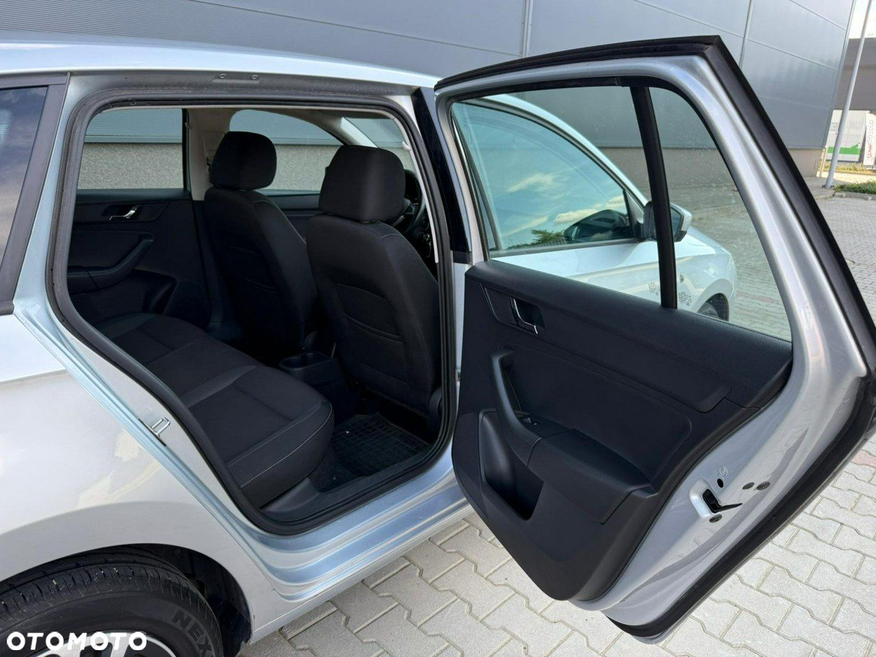 Skoda RAPID 1.2 TSI Ambition - 16
