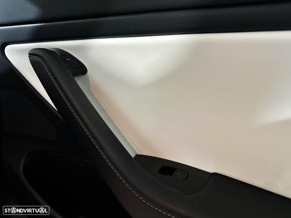 Tesla Model 3 Long-Range Dual Motor AWD - 29