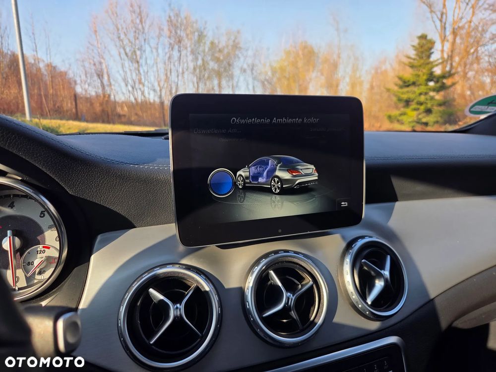 Mercedes-Benz GLA 220 d 4Matic 7G-DCT Style - 33