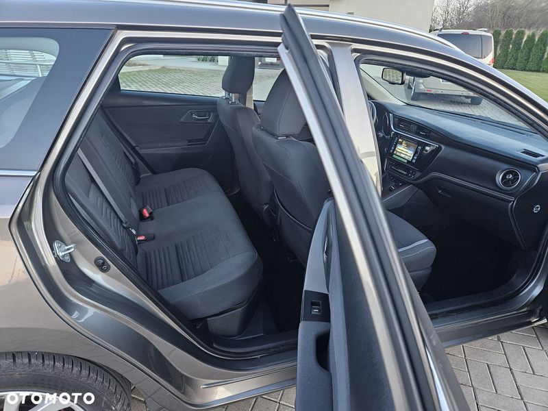 Toyota Auris - 9