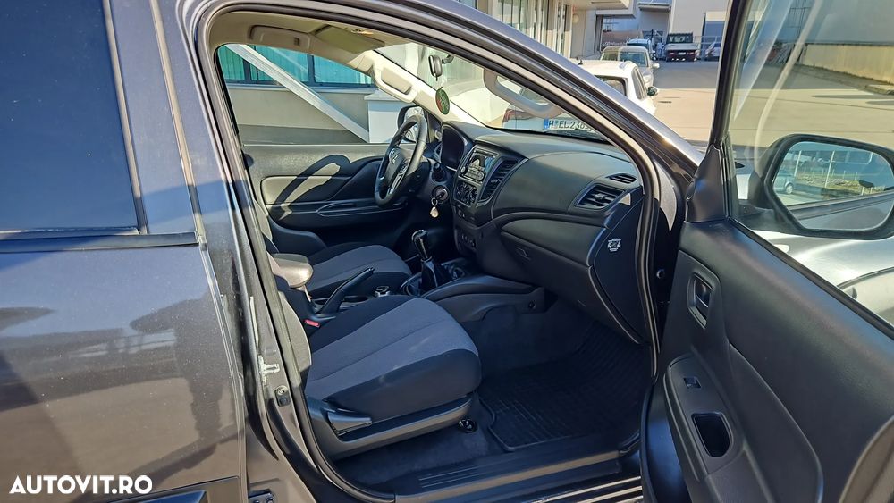 Mitsubishi L200 Double Cab 2.2 DI-D M/T Intense - 16