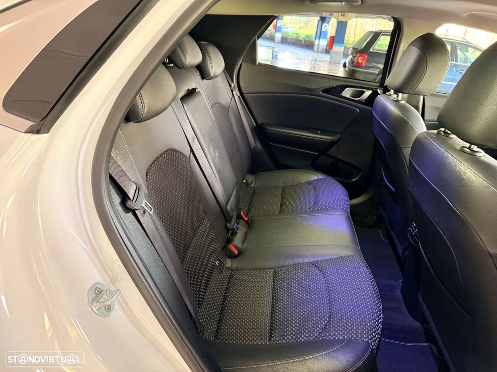 Kia XCeed 1.0 T-GDI Tech+SRF - 13