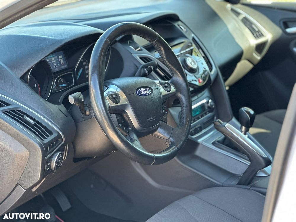Ford Focus - 30