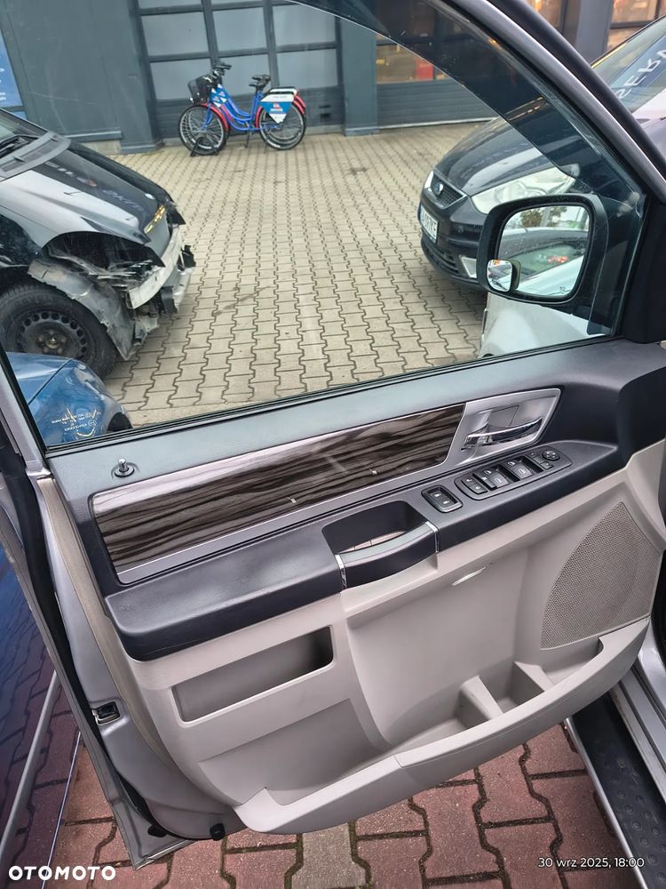 Chrysler Town & Country 4.0 Limited - 17